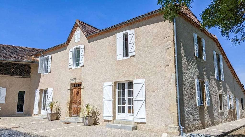 Troncens House | Le Bila