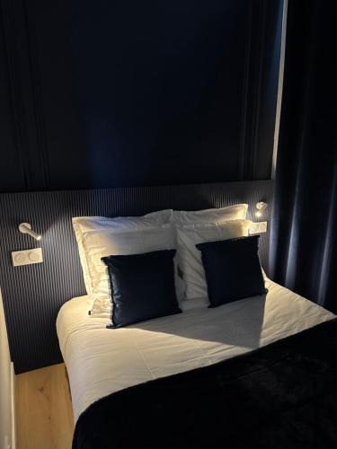 Clagny Glatigny Apartment | Le Bleu Royal - Versailles
