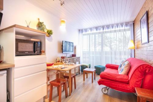 Chamrousse Apartment | Le Bleuet - Vue montagne pistes accessibles à pied