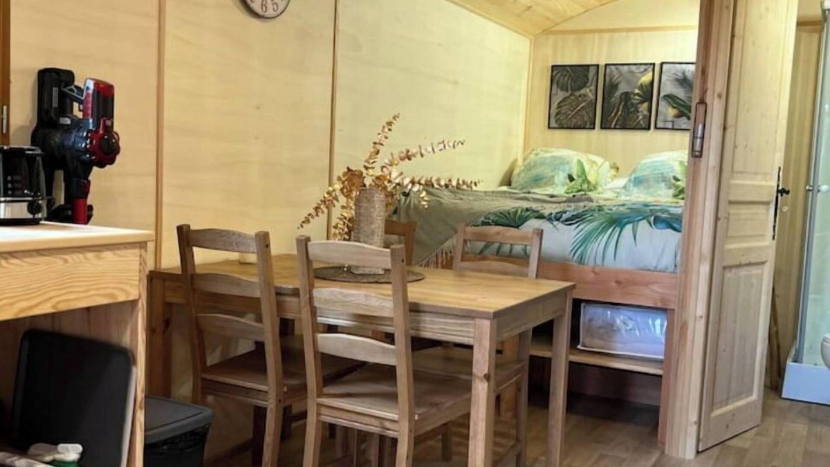 Carentoir Cabin | Le Bonheur est Dans le Prés