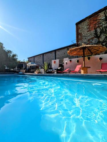 Saint-Feliu-d'Avall Bed & Breakfast | Le Cèdre 1830 Maison d'hôtes de charme et spa