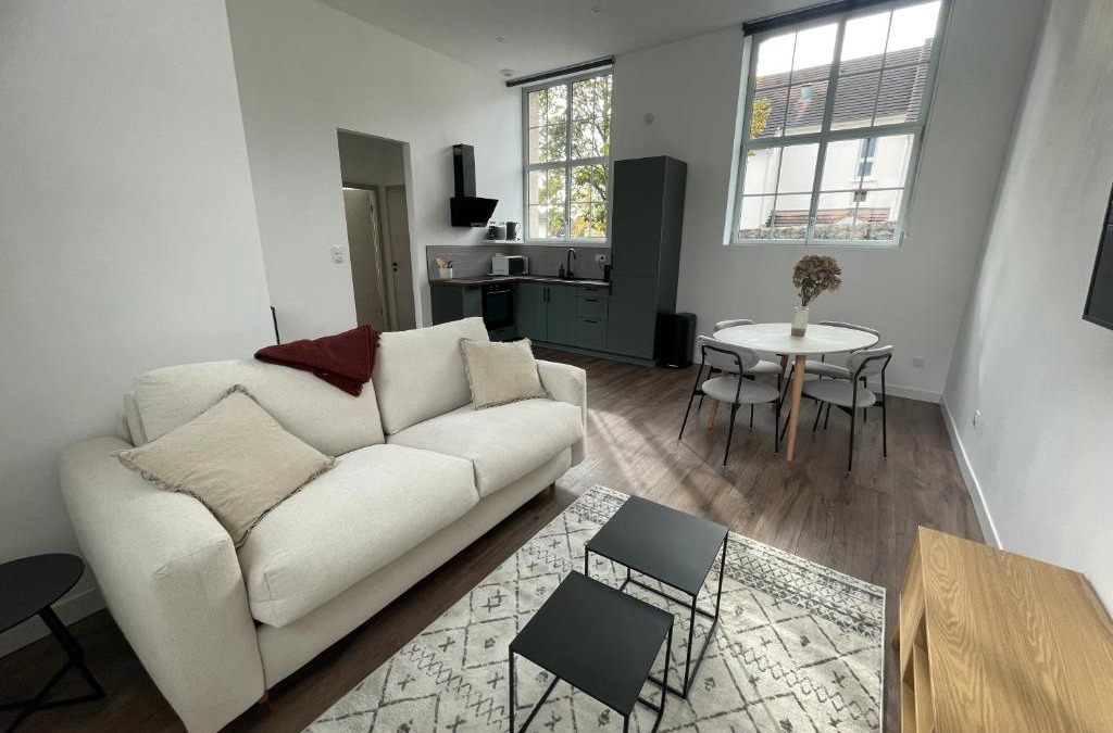 Dole Apartment | Le Côté Cour