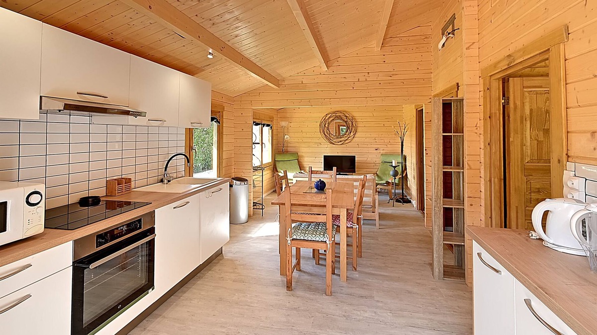 Chenac-Saint-Seurin-d'Uzet House | Le Chalet des Vignes - chalet 5p avec piscine