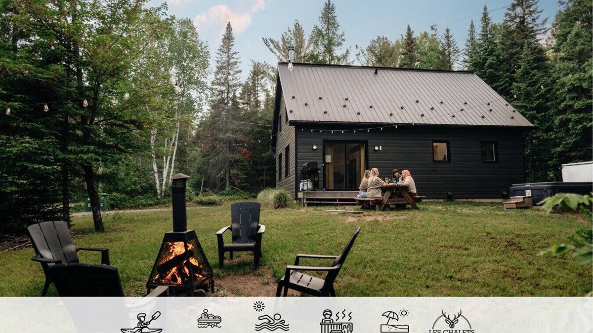 Sainte-Lucie-des-Laurentides House | Le2089 - Spa and beach - Chalets in the north of France