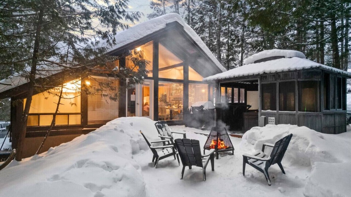 Sainte-Lucie-des-Laurentides Ski Chalet | Le1603 - Le Petit Caribou - Chalet spa et plage