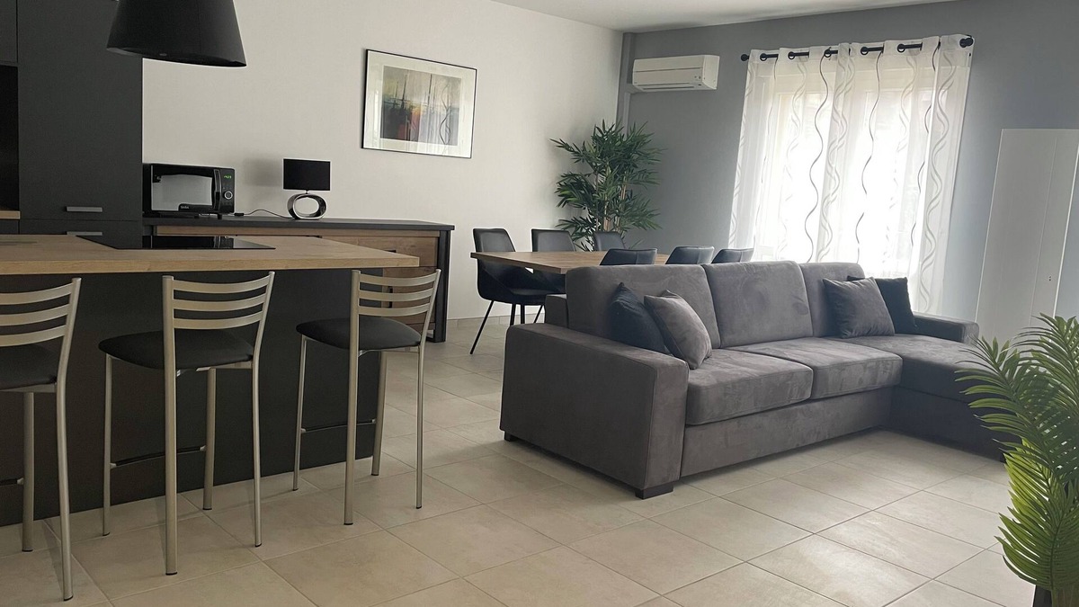 Chevannes House | Le Carioca