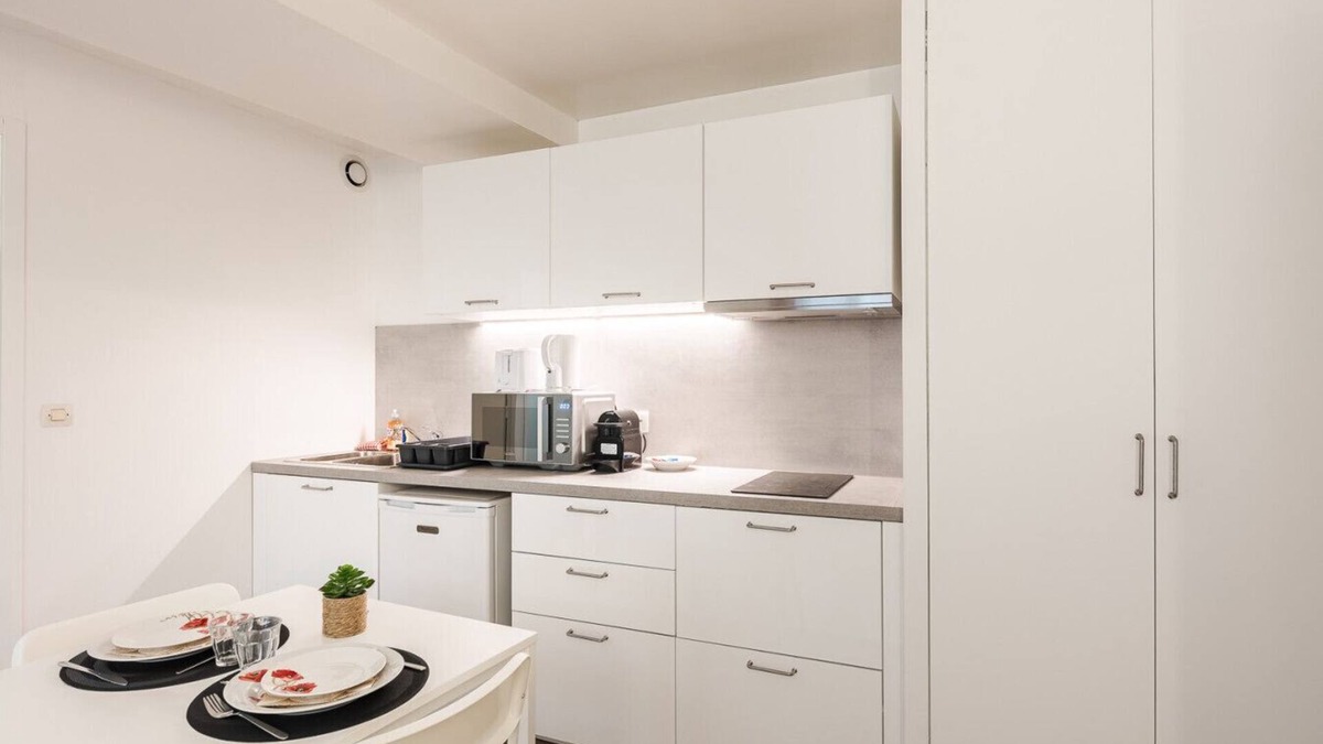 Etampes Apartment | Le Carnot Garden 1 bed