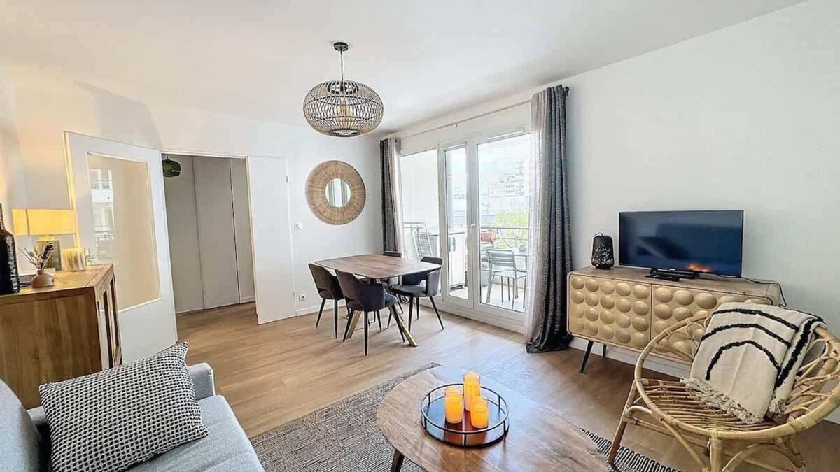 Neuilly-Plaisance Condo | "Le Cassin" - Parking et terrasse, à 5 minutes de la gare