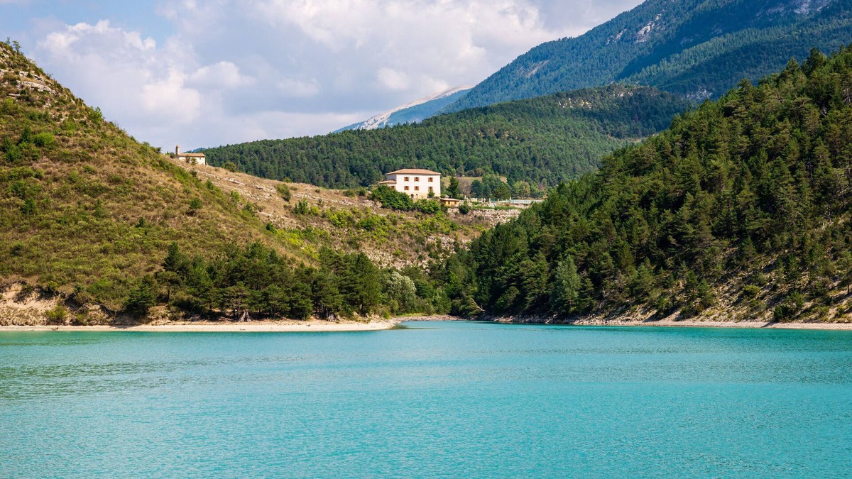 Saint-Andre-les-Alpes House | Le Château de Méouilles, un Lieu Haut de Gamme où Séjourner en Toutes Saisons