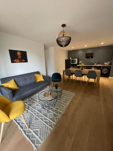Hersin-Coupigny Apartment | Le Château de Toile - Gîte du Bosquet