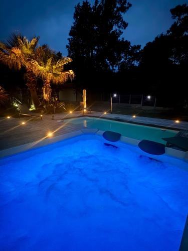 Soulac-sur-Mer Villa | Le Chai de l'Océan - Villa Soulacaise plage à 100m Piscine Jardin 1400m2