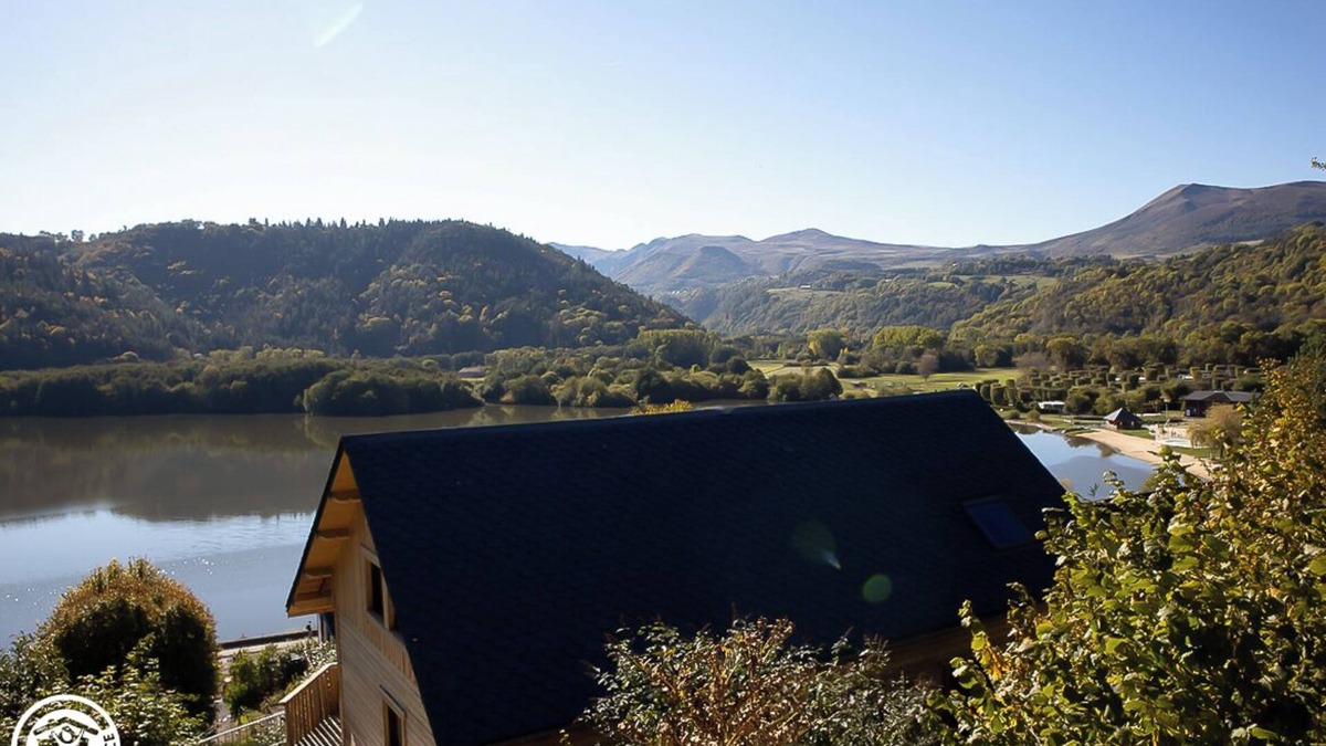 Jassat House | Le Chalet de Rose - Chambon-sur-lac