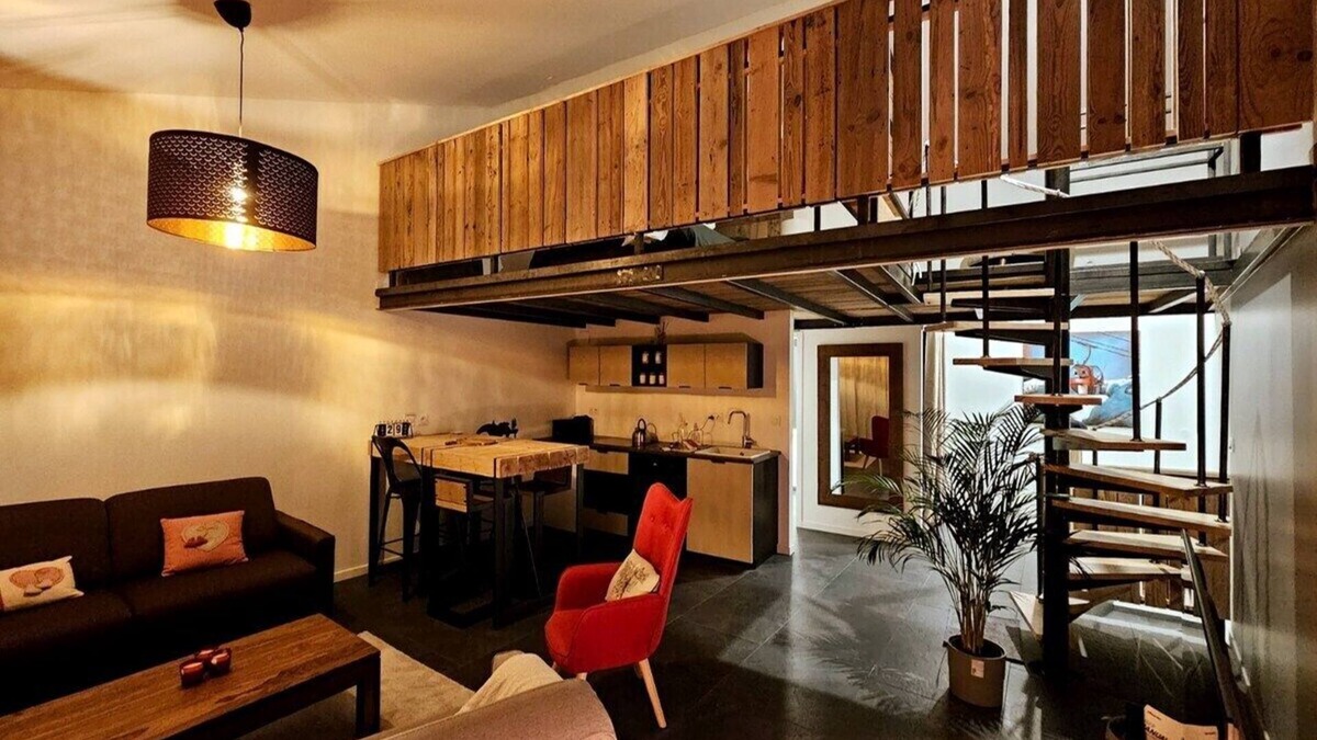 Genas Apartment | Le Chalet-Loft-Private Bathroom-Apartment-Garden view
