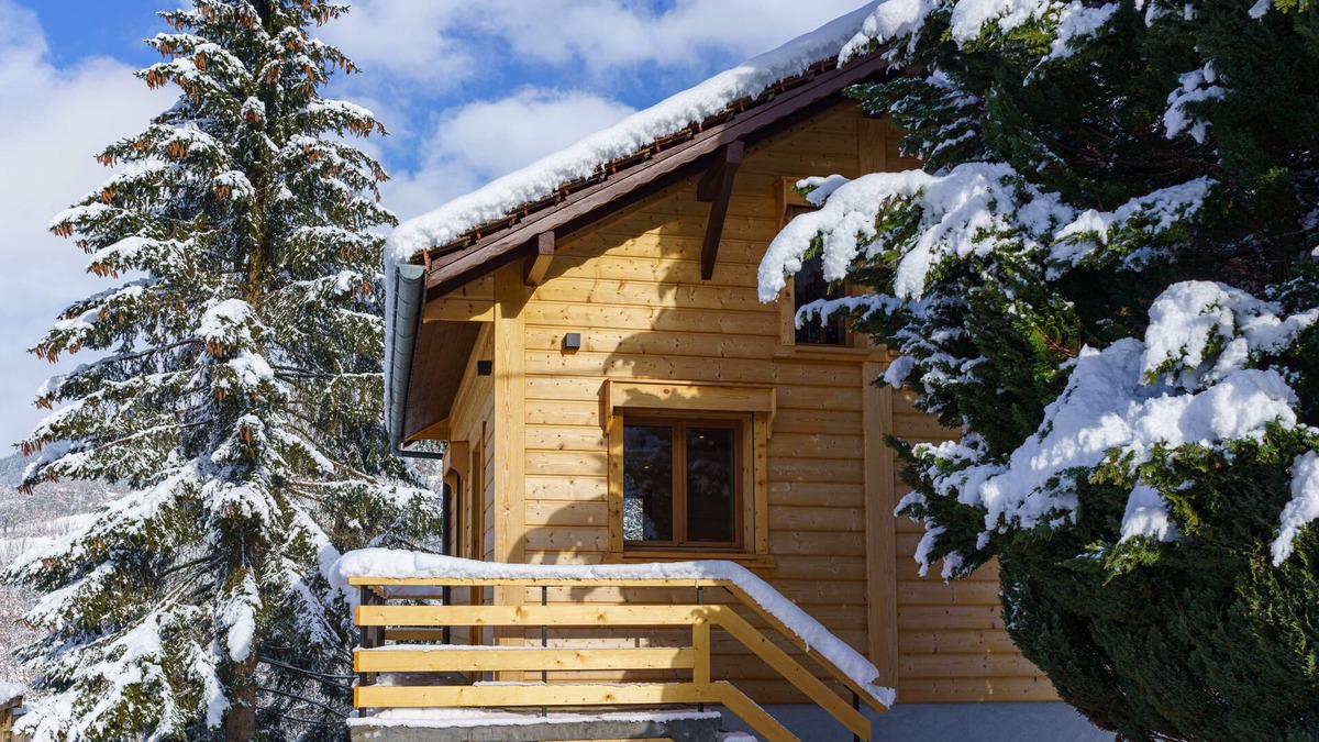 Bernex Ski Chalet | Le Chalet Lovecy - View of the mountains 4/5 people