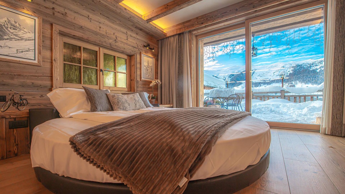 Teola Apartment | 'Le Chalet Suite' with mountain view, private terrace and Wi-Fi