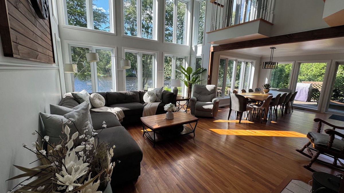 Saint-Jean-de-Matha House | Le Chalet Vert - Waterfront navigable (kayak, paddle board) spa activities