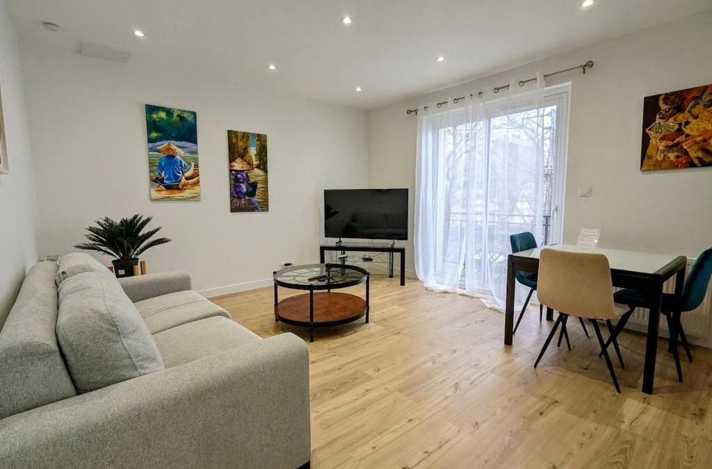 Roanne Apartment | Le chaleureux, T2 avec balcon