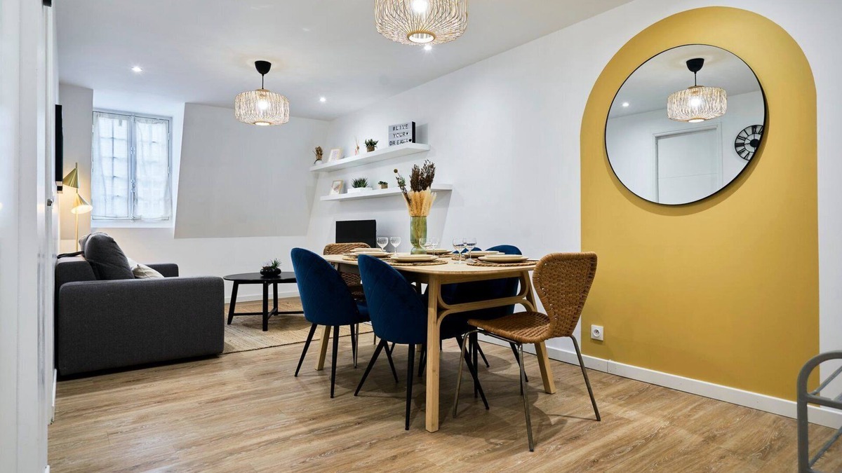 Old Town Apartment | Le Champenois *Centre*station*WiFi*4*Mon Groom