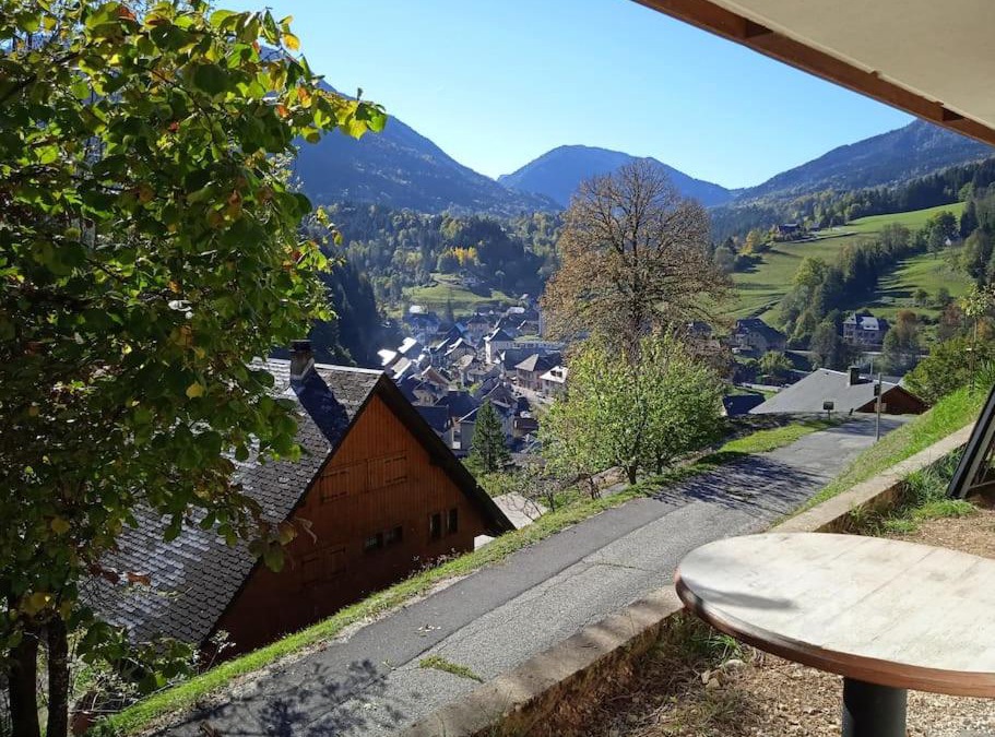 Saint-Pierre-d'Entremont Apartment | Le charmant somme - vue et terrasse privative