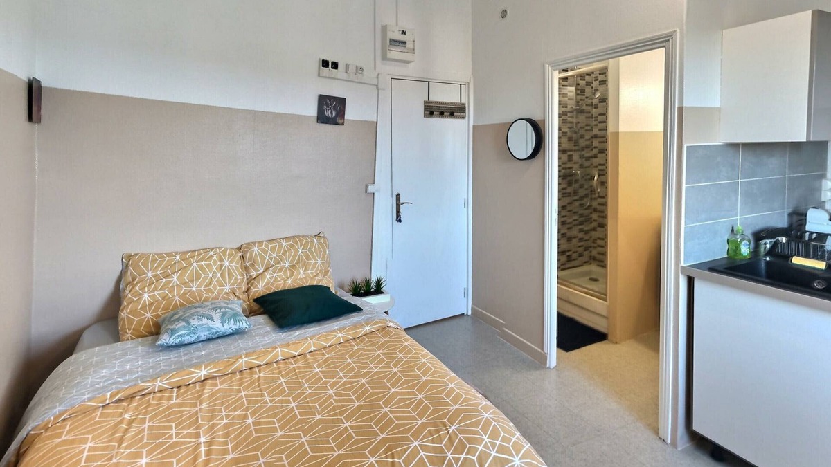 Evreux Apartment | Le Charmant Studio 4 Face Gare, Wifi Gratuit et Proche Toutes Commodités