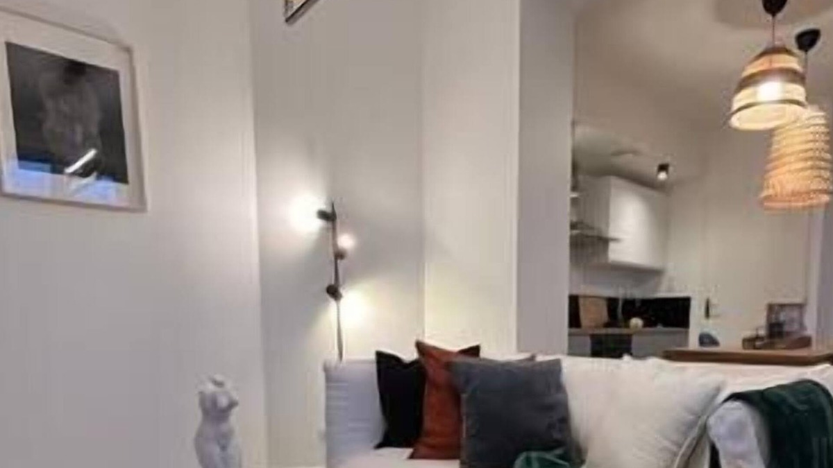 Sallaumines House | Le Charme Parisien - Confortable