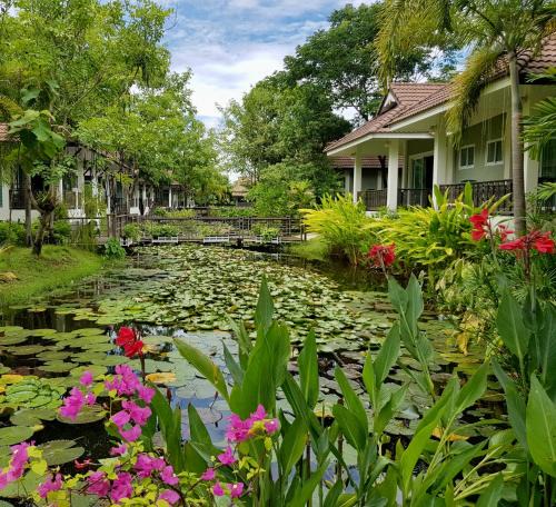Mueang Kao Hotel | Le Charme Sukhothai Historical Park