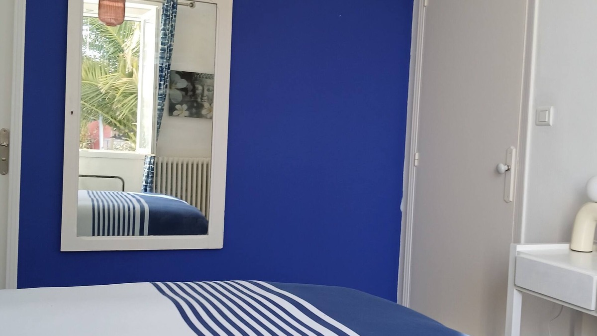 Beauvoir-sur-Mer Apartment | Le Chat Bleu apartment, adjoining owner's house shared garden