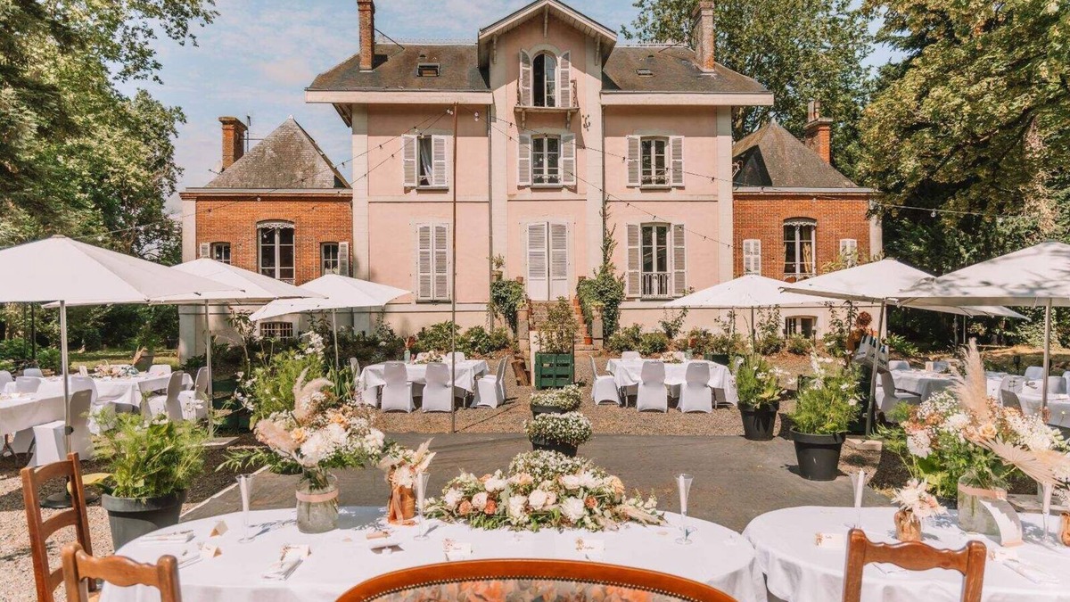 La Tourlandry House | Le Chateau De La Tourlandry - Puy du Fou