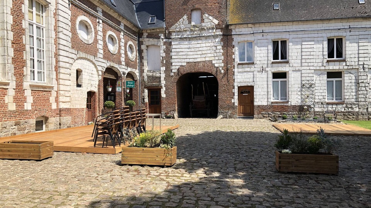 Penin Hotel | Le Chateau De Penin