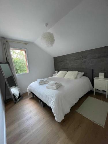 Hersin-Coupigny Apartment | Le Chateau de Toile - Gite du châtaignier