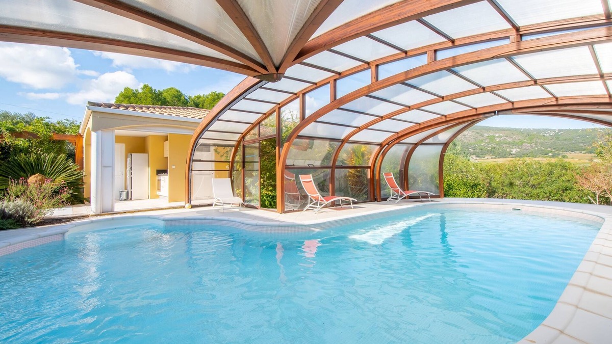 Montpeyroux House | Le Chemin des Faysses - Vue montagne et piscine