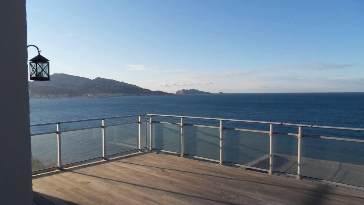 Roucas-Blanc Villa | LE CHERGUI A HOUSE ON THE SEA - BEACH - TERRACE - CALANQUES - PROVENCE