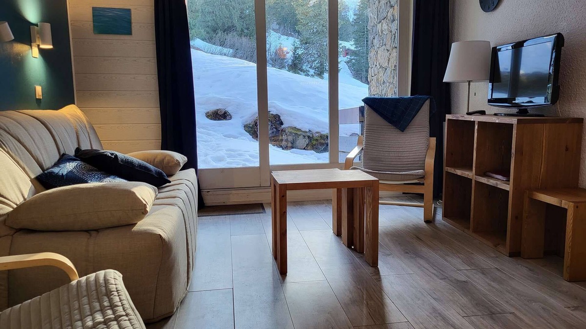 Les Avanchers-Valmorel Apartment | Le Cheval Noir 9 - Cosy renovated 2-room apartment with balcony