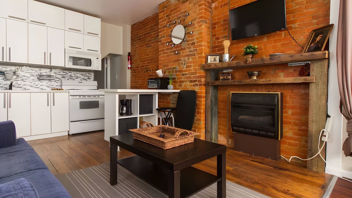 Fishtown Apartment | Le Chic Studio with W/D, AC, Private Patio, and fast WiFi in superb Fishtown