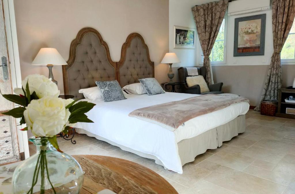 Bec-de-Mortagne Bed & Breakfast | Le Clos Bel Ami Chambre d'hôtes avec piscine