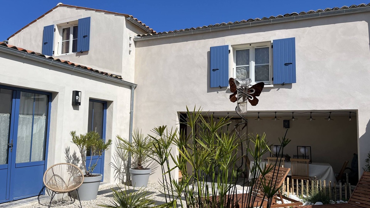 Saint Rogatien House | Le Clos de Flo