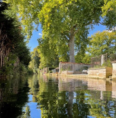 Tonnerre House | Le Clos de l'Armançon - Séjours d'exception en bord de rivière - Classé 4 étoiles