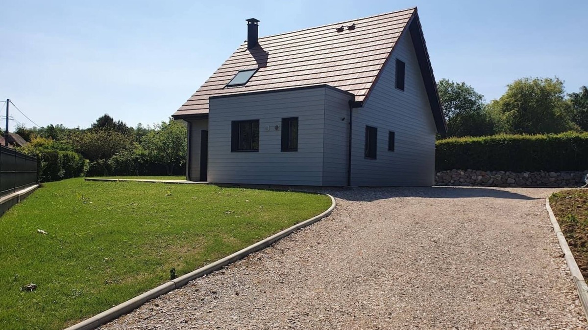 Carly House | Le Clos des Cajaviris 1