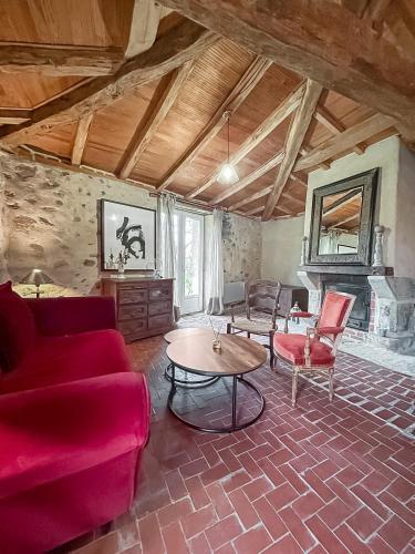 Saint-Amand-sur-Sevre House | Le Clos des Écorcins - Terrasse - Parking privé