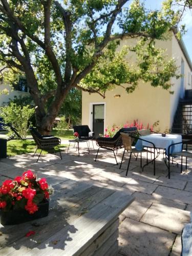 Saint-Aubin-Les-Elbeuf Apartment | Le Clos des Feugrais - Calme & Confort