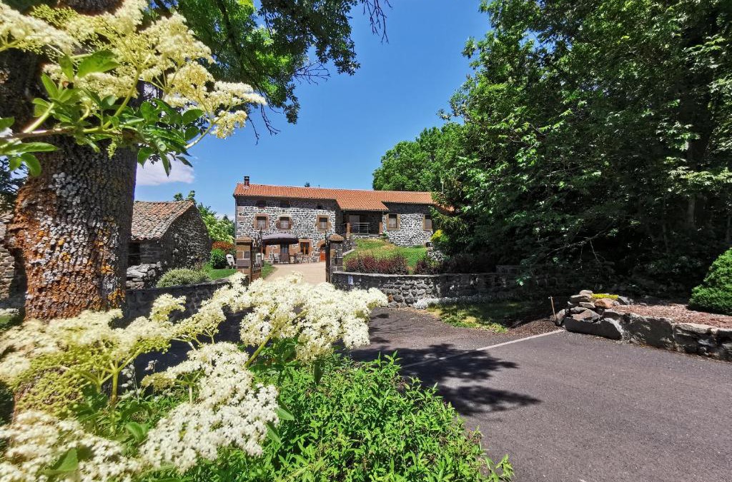 Saint-Privat-d'Allier Bed & Breakfast | Le clos des pierres rouges