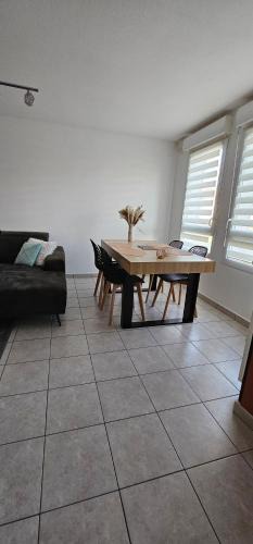 Vaulx-en-Velin Apartment | Le cocon de soie Superbe T3 à Vaulx en Velin