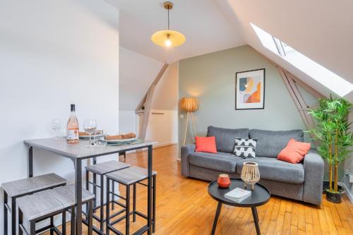 Clermont Apartment | Le Cocon Forestier - Proche aéroport Beauvais, Chantilly, forêt de Hez-Froidmont, parking public gratuit, Wifi & Netflix