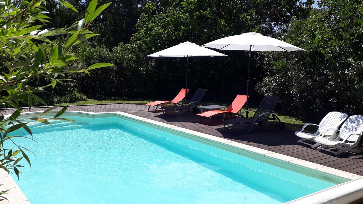Saint-Cyr-Montmalin Cottage | "Le Colibri" Authentique maison Franc-comtoise en pierre - Piscine privative