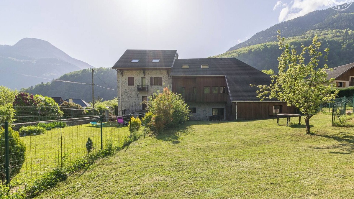 Saint-Etienne-de-Cuines House | LE Colombier - St-etienne-de-cuines
