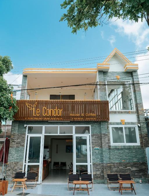 Con Son House | Le Condor 's House & Coffee