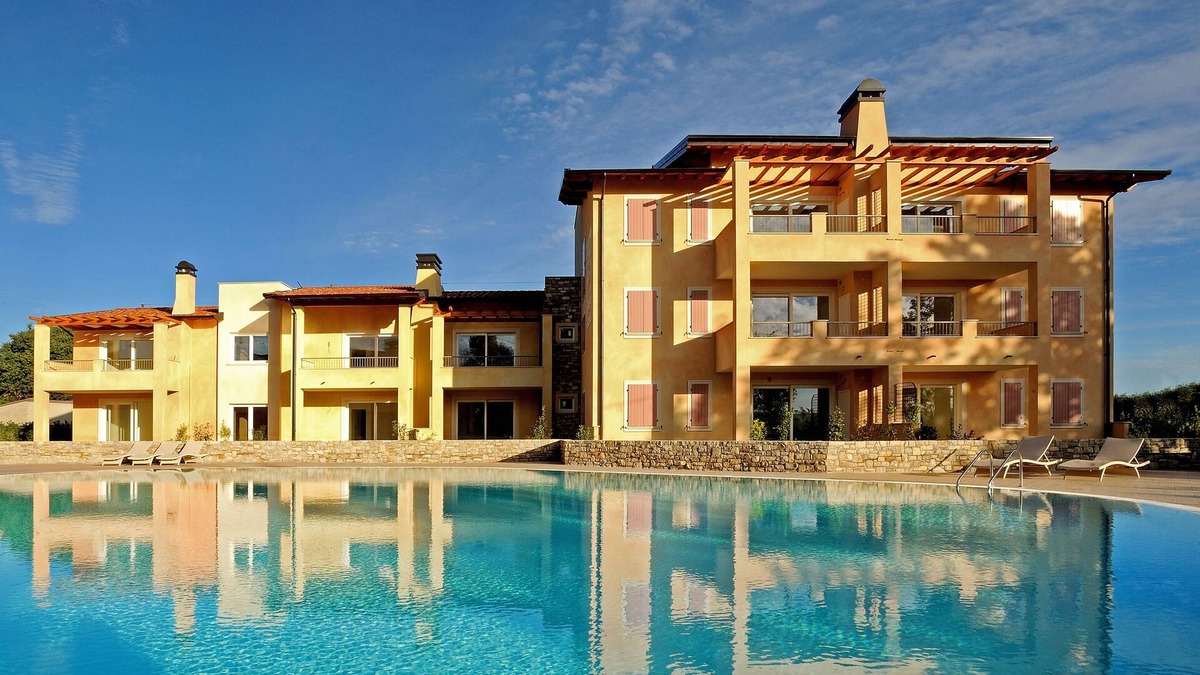 Lonato del Garda Apartment | Le Corti Caterina Apts with pool