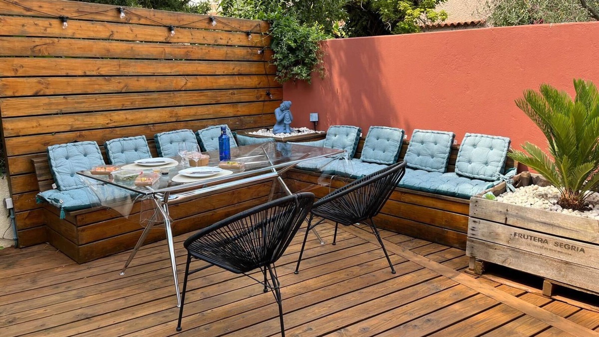 Montelimar House | Le Cosy, town house with lovely terrace