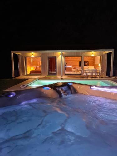 Saint-Paul-en-Cornillon Villa | Le Cottage des Cerisiers