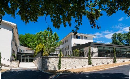 Chonas-l'Amballan Hotel | Le Cottage de Clairefontaine